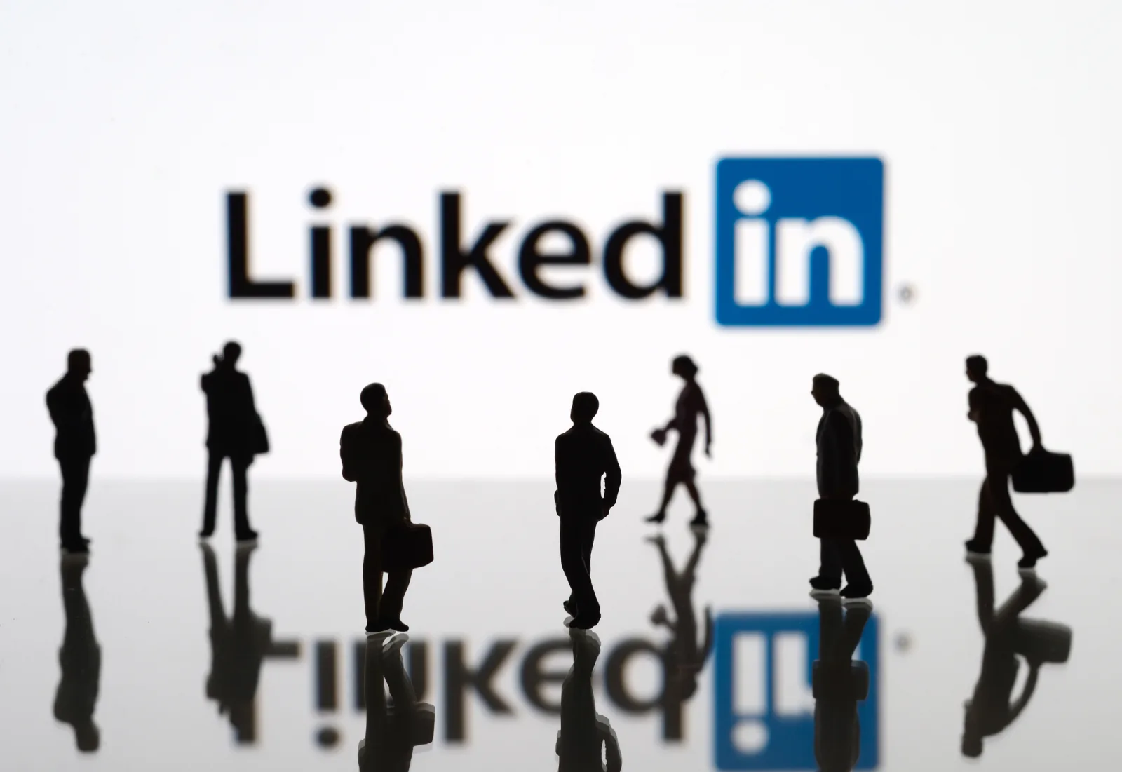 LinkedIn's Remarkable Growth: A Strategic Guide for Printers